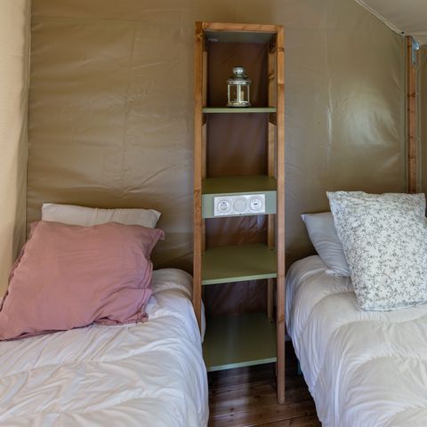 TENDA IN TELA E LEGNO 4 persone - LODGE IN LEGNO - Possibilità di aggiungere altre persone con un supplemento, contattare il campeggio.