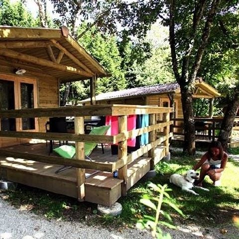 CHALET 4 personnes - Chalet Epicéa - 2 chambres - personnes supplémentaires possible en supplément, contacter le camping
