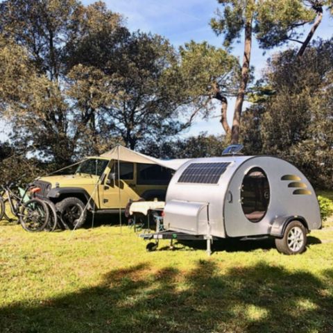 Pitch - EMP + VEHICLE(S) (V, CC, CARAVAN)