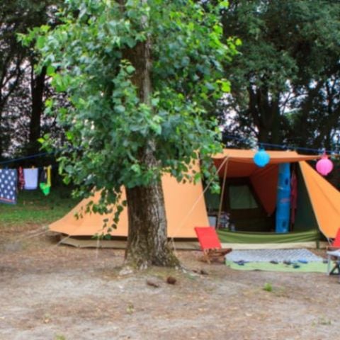 STAANPLAATS - EMP + VOERTUIG(EN) (V, CC, CARAVAN)