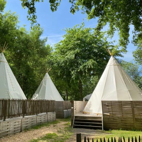 UNUSUAL ACCOMMODATION 8 people - Tipis - No sanitary facilities