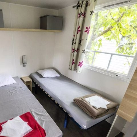 MOBILHOME 4 personas - Comfort Mobile-Home 3 Piezas 4 Personas Aire Acondicionado + TV