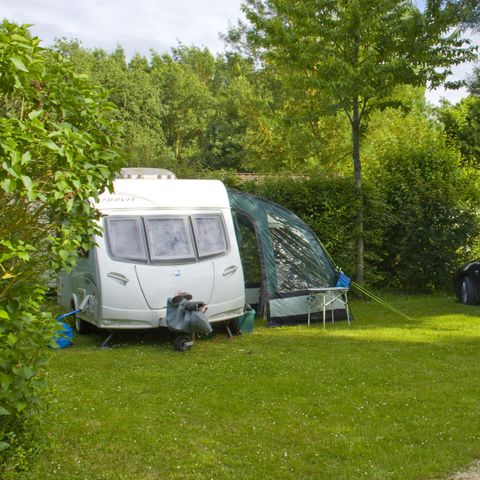 STAANPLAATS - Kampeerplaats "Comfort" 2/6 pers