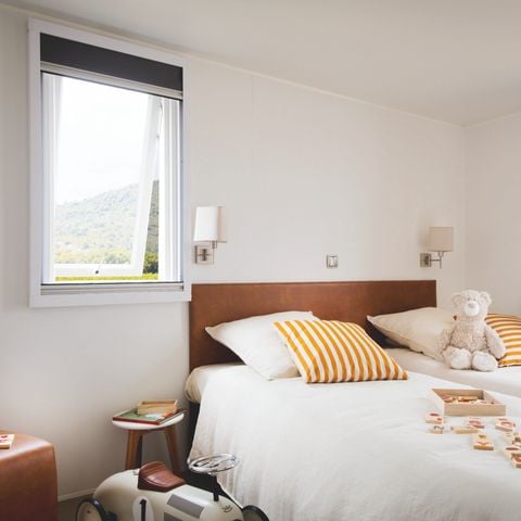 CASA MOBILE 4 persone - Cottage premium 2 camere da letto 2 bagni, TV, terrazza coperta