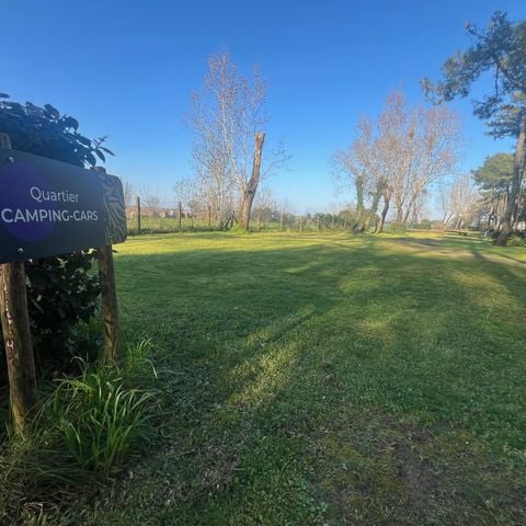 Stellplatz - Nackter Stellplatz - Zelt & Wohnwagen - ohne Strom -.