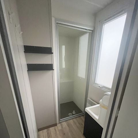 Stacaravan 4 personen - - van 25m² tot 33m² - 2 kamers - overdekt/semi-overdekt terras - terras met tuinmeubelen