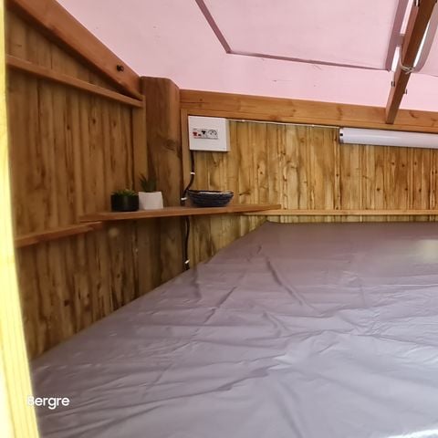 HÉBERGEMENT INSOLITE 2 personnes - Camp'Étoile - Structure bois et toile  + électricité - village Vélo