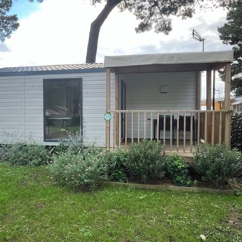 Stacaravan 4 personen - Comfort stacaravan - 25m² - 2 kamers - overdekt terras aan de zijkant