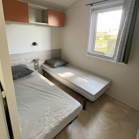 Mobilheim 4 Personen - Mobilheim Confort - 25m² - 2 Zimmer - überdachte Terrasse Seite