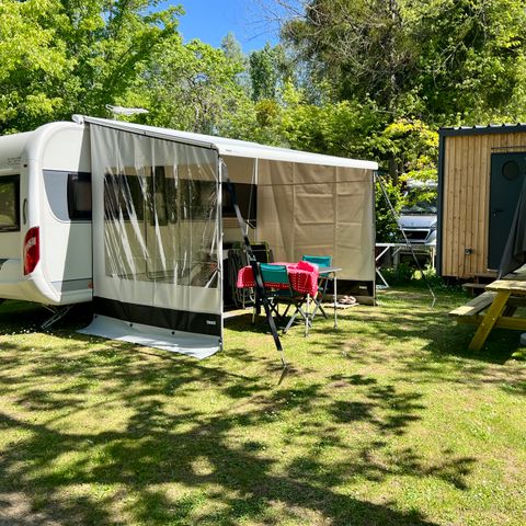 Pitch - Premium pitch with sanitary facilities and private kitchennette