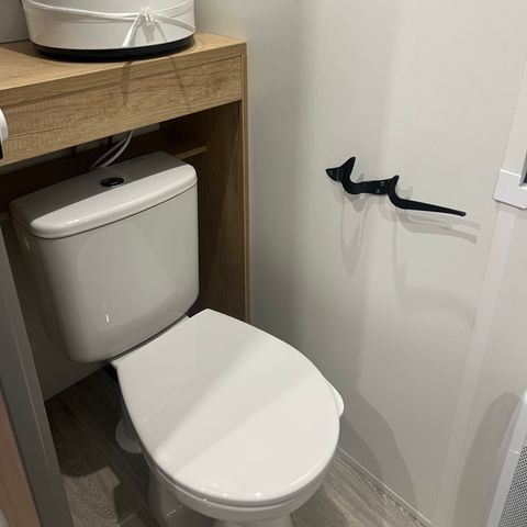 EMPLACEMENT - Emplacement Premium avec sanitaires et kitchennette privé