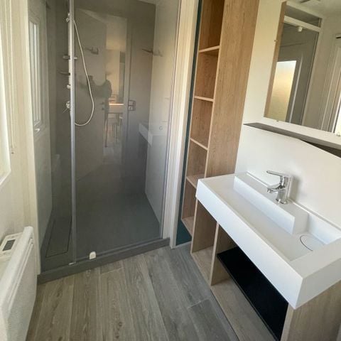 Mobile home 6 persons - Confort 35M2 (3bed-6 pers) + covered terrace