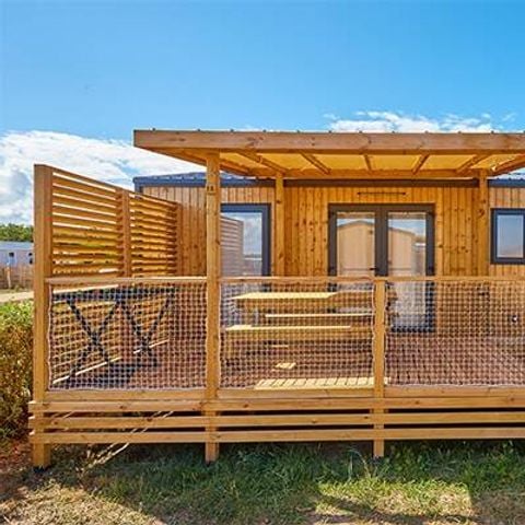 Mobilhome 6 personnes - Premium Exclusive | 3 Ch. | 6 Pers. | Terrasse surélevée | Clim. | TV