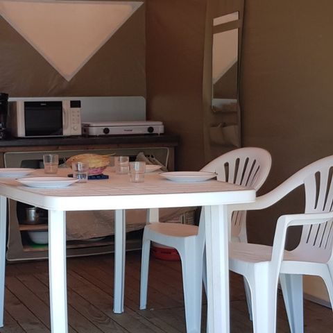 Tente en toile et en bois 4 personnes - TENTE CANADA - sans sanitaires 20 m²