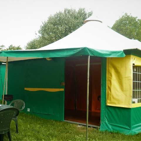 Canvas bungalow 4 persons - KIWI - without sanitary facilities 25 sqm