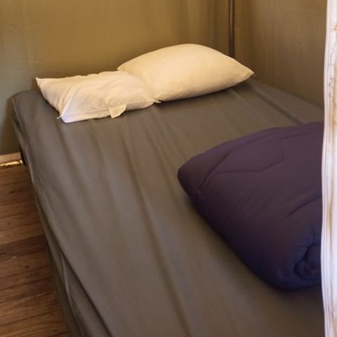 TENT 4 people - STEP 15 m² (sq. ft.)