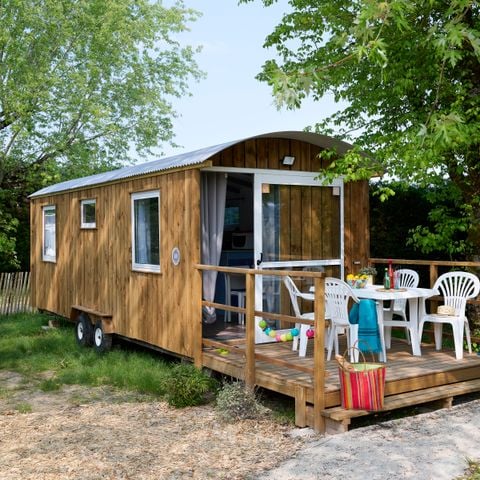 UNUSUAL ACCOMMODATION 4 people - 4 person caravan