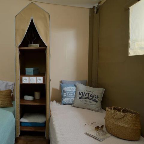 Tente en toile et en bois 5 personnes - Wood Lodge Confort 25 m2 (2 chambres ) + terrasse couverte