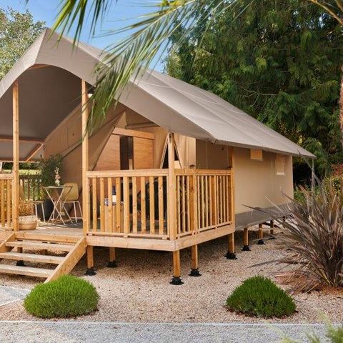 TIENDA DE LONA Y MADERA 5 personas - Wood Lodge Standard 25 m2 (2 dormitorios-5 personas) + terraza cubierta (con instalaciones sanitarias)