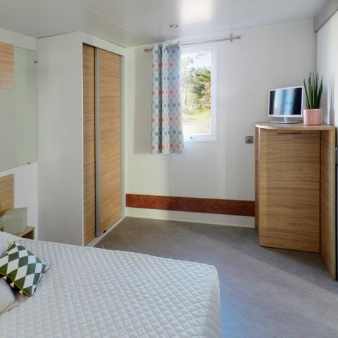 BUNGALOW 4 personnes - PMR Confort 34 m² (2 chambres) + terrasse couverte