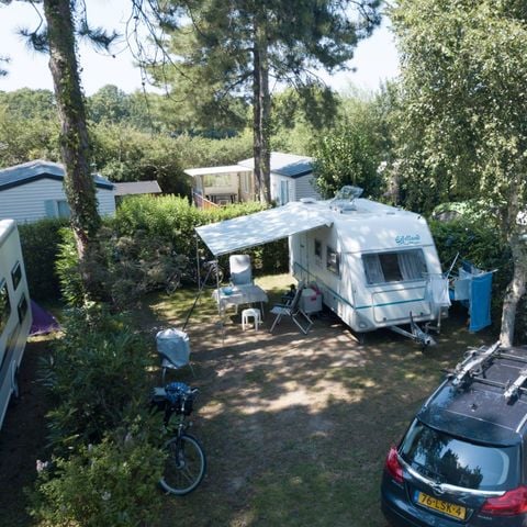 EMPLACEMENT - Camping Car 35 M² Electricité inclus