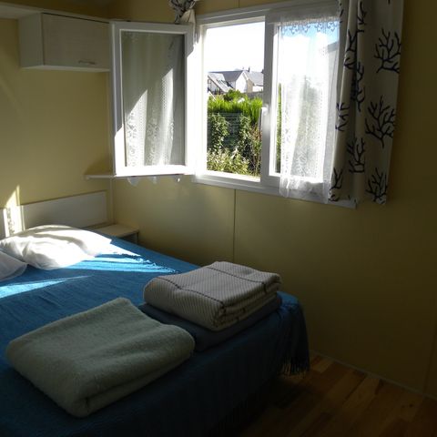 Stacaravan 4 personen - CHESNAIE 27m² / 2 kamers - overdekt terras 4 pers.