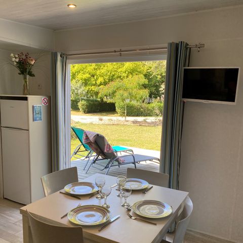 BUNGALOW 6 personnes - Homeflower Premium 3 chambres 30.5m² + Terrasse semi-couverte + TV + LV