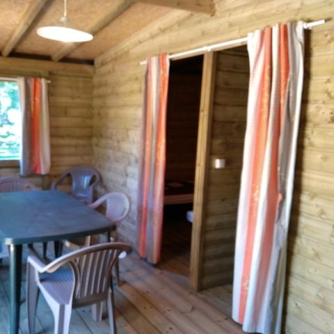 Mobilhome 6 personnes - Cabane Family Standard 3 chambres 25m² (sans sanitaires ni cuisine) + Terrasse non couverte.