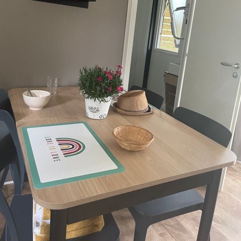 Mobilheim 6 Personen - NEW // Homeflower Premium 3 Zimmer 35m² + Halbüberdachte Terrasse + LV