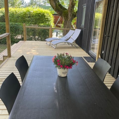 Mobile home 4 persons - NEW // Homeflower Premium 2 bedrooms 29m² + Semi-covered terrace + LV + TV