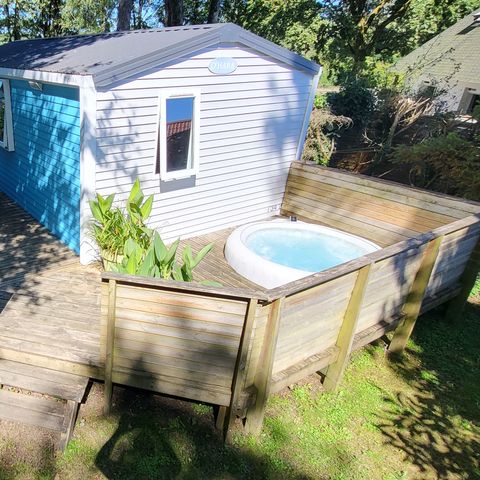 Stacaravan 4 personen - VIP - 29 m² - 2 slaapkamers - Dubbel terras + SPA (maximum 2 volwassenen of familie)