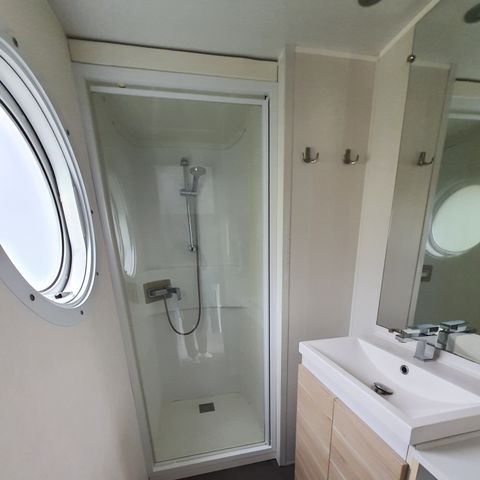 MOBILHOME 4 personnes - VIP - 29 m² - 2 chambres - Terrasse double + SPA (2 adultes maximum ou famille)