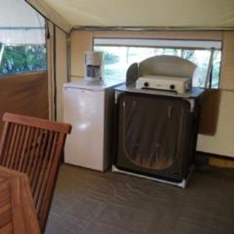 CANVAS AND WOOD TENT 4 people - CABATENTE No sanitary facilities