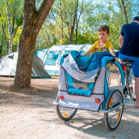 Pitch - Pitch NATURE : pitch of 100 m2 with 1 vehicle and tent / caravan / motorhome