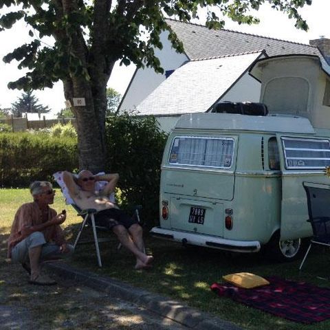 PLOT - Pitch + 1 car + 1 tent, caravan or motor home