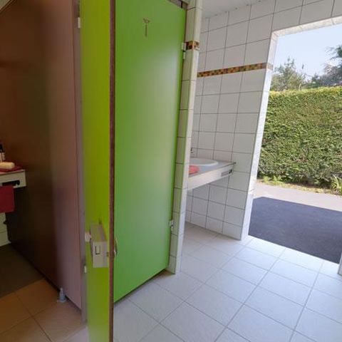 EMPLACEMENT - Emplacement + 1 voiture + 1 tente, caravane ou camping-car