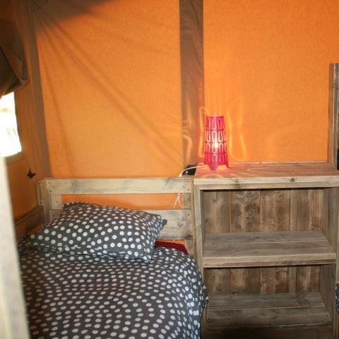 Canvas and wooden tent 5 persons - SAFARI WOODY (without sanitary facilities)