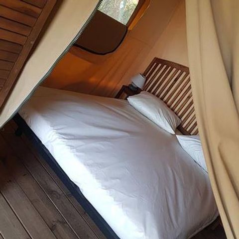 Canvas and wooden tent 5 persons - 2 rooms without sanitary facilities