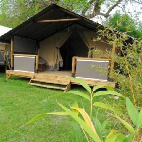 Canvas and wooden tent 5 persons - 2 rooms without sanitary facilities