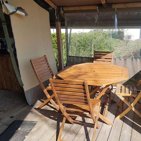 CANVAS AND WOOD TENT 5 people - 2 rooms without sanitary facilities