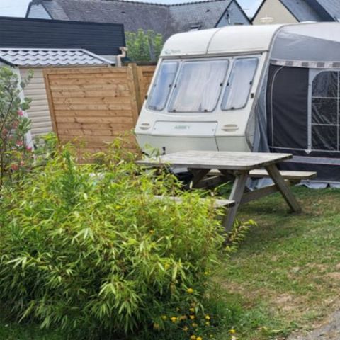 Caravan 1 person - Caravan for hire already installed