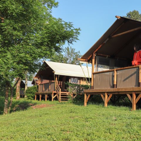 LODGE 5 personnes - Lodge avec sanitaires et évier - 34m² -