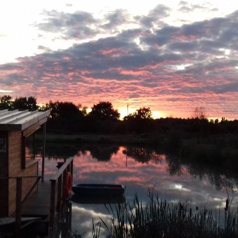 HÉBERGEMENT INSOLITE 3 personnes - Lodge Flottante
