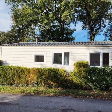 Mobilheim 6 Personen - Carnac STANDARD + 32m² (3 Schlafzimmer - 6 Personen) Überdachte Terrasse + TV
