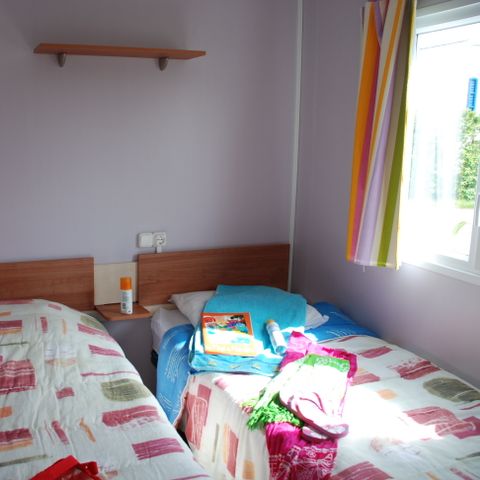 Mobilheim 6 Personen - Carnac STANDARD + 32m² (3 Schlafzimmer - 6 Personen) Überdachte Terrasse + TV