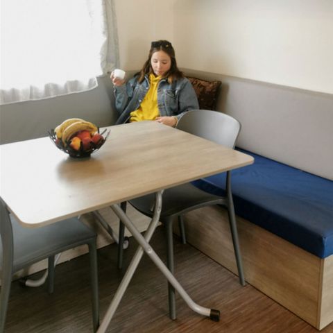 Mobilheim 5 personen - MH 2 Zimmer Komfort+ überdachte Holzterrasse