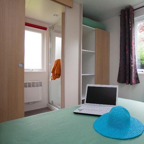 Mobile home 6 persons - CLASSIC 33-2-2 >10years - max. 4 adults - TV, 2 bedrooms - 2 shower rooms, approx. 33m²