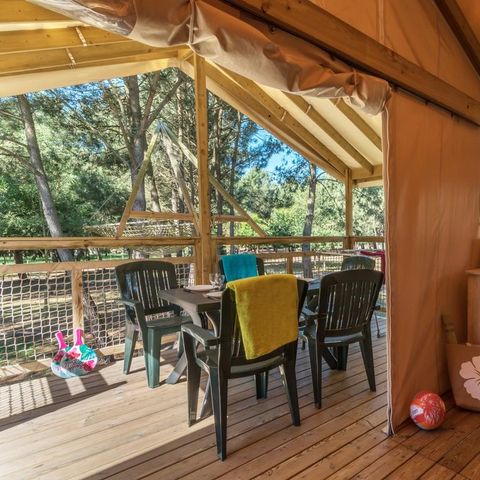 ALOJAMIENTO INUSUAL 5 personas - INSOLITE 25-2 (Cabane sur pilotis Ecologe) >10años; máx. 4 adultos (Literas) TV