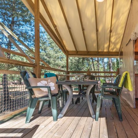 UNUSUAL ACCOMMODATION 5 people - INSOLITE 25-2 (Cabane sur pilotis Ecologe) >10years; max 4 adults (Bunk beds) TV