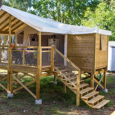 HÉBERGEMENT INSOLITE 5 personnes - INSOLITE 25-2 (Cabane sur pilotis Ecologe) >10ans  ; maxi 4 adultes (Lits superposés) TV